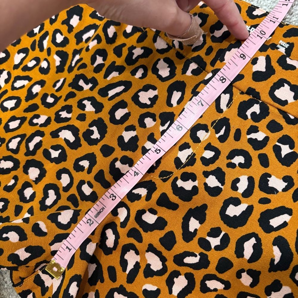 NWT Old Navy Leopard Pixie Ankle Pants Size 8 NWT - image 9